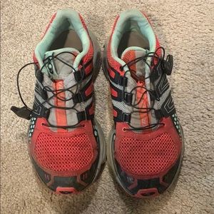 Salomon tennis shoes